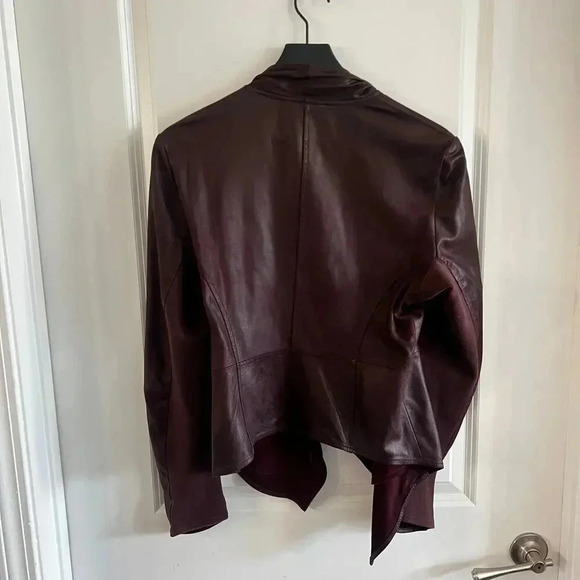 B76 Lamarque Drapped Leather Crossbody Snap Jacket Size Large - Picture 9 of 9
